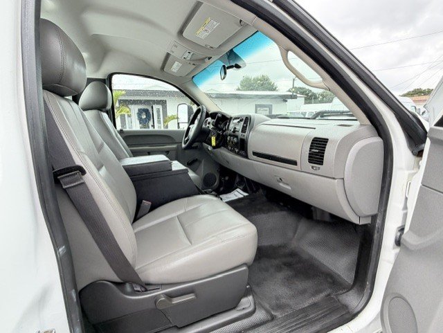 2013 Chevrolet Silverado 3500 - $13,888