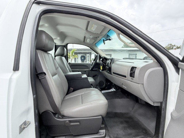 2013 Chevrolet Silverado 3500 - $13,888