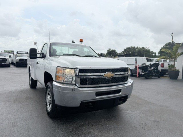2013 Chevrolet Silverado 3500 - $13,888
