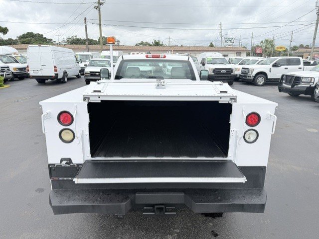 2013 Chevrolet Silverado 3500 - $13,888