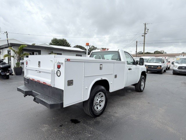 2013 Chevrolet Silverado 3500 - $13,888