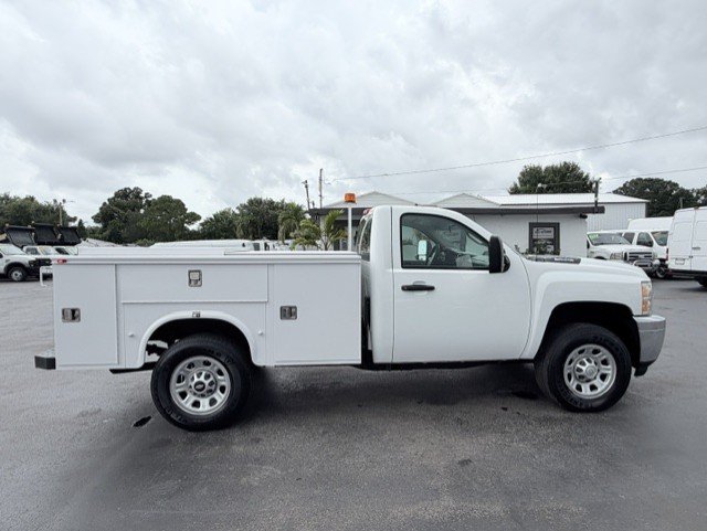 2013 Chevrolet Silverado 3500 - $13,888