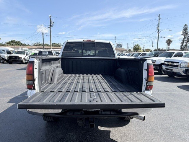 2006 GMC Sierra 2500 - $20,888