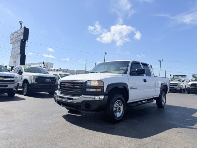 2006 GMC Sierra 2500 - $20,888