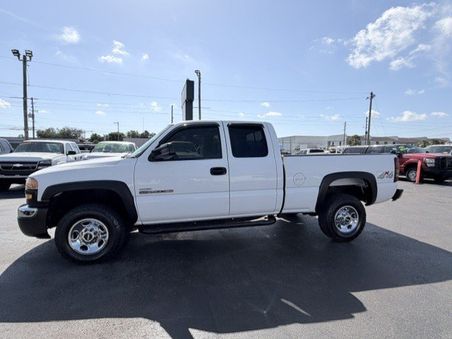 2006 GMC Sierra 2500 - $20,888