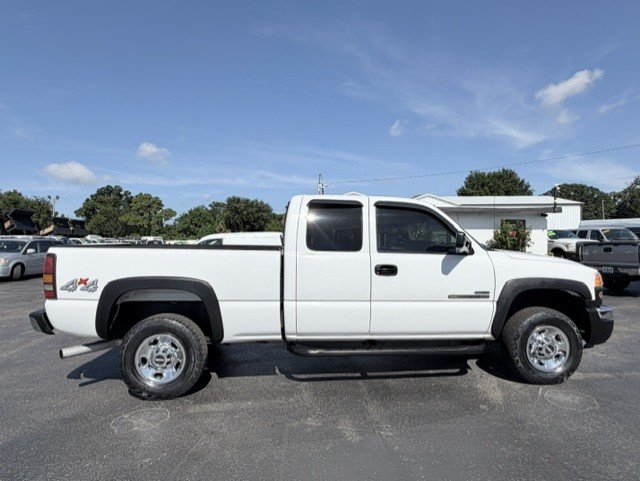 2006 GMC Sierra 2500 - $20,888