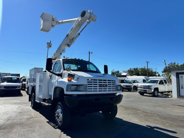2006 GMC C5500 - $19,888