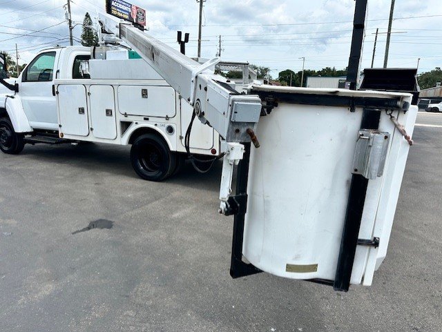 2005 GMC C4 - $19,888