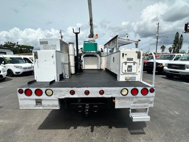 2005 GMC C4 - $19,888