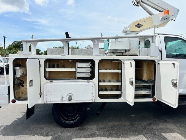 2005 GMC C4 - $19,888