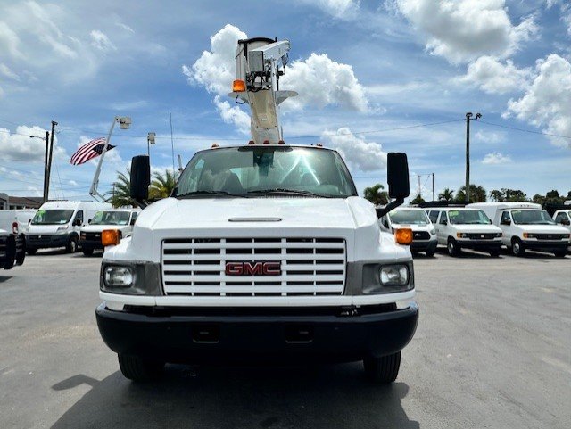 2005 GMC C4 - $19,888