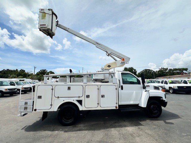 2005 GMC C4 - $19,888