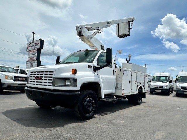 2005 GMC C4 - $19,888