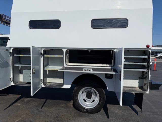 2009 Ford F-550 - $15,888