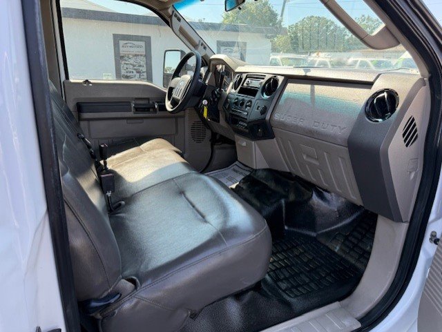 2009 Ford F-550 - $15,888