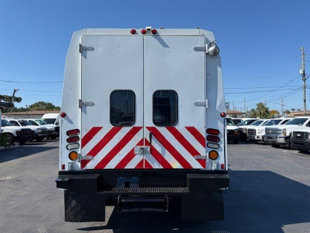 2009 Ford F-550 - $15,888