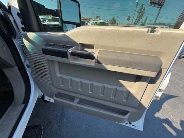 2009 Ford F-550 - $15,888