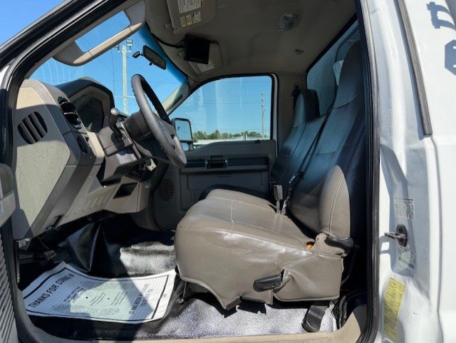 2009 Ford F-550 - $15,888