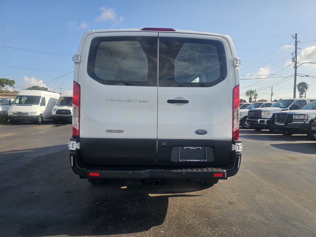 2016 Ford T250 Vans - $16,888