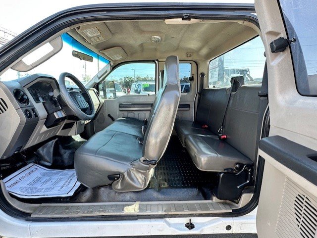 2009 Ford F-350 XL photo