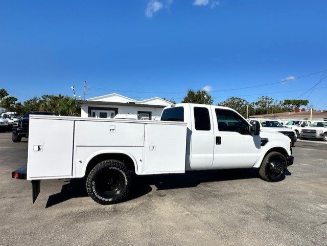 2009 Ford F-350 XL photo