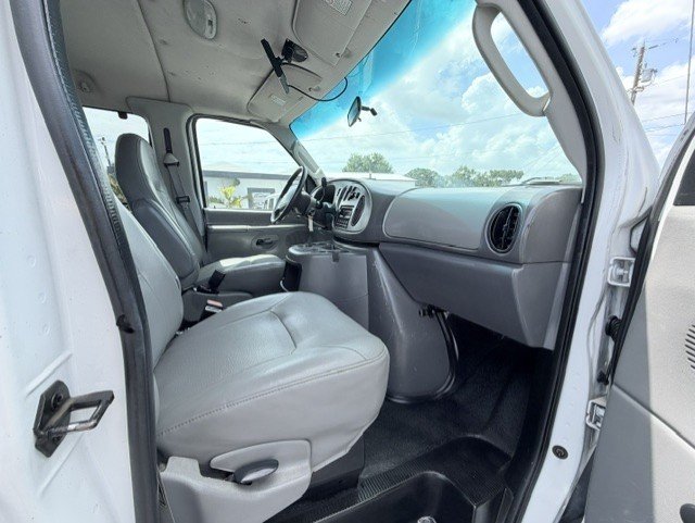 2003 Ford E-350 - $16,888