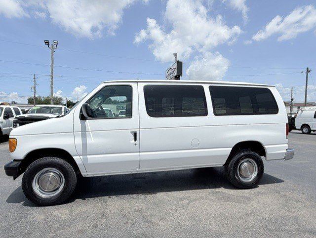 2003 Ford E-350 - $16,888