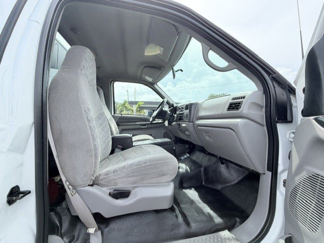 2000 Ford F550 - $22,888