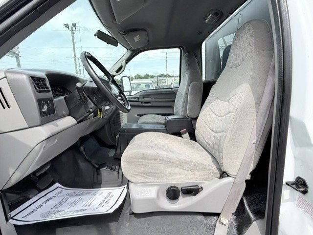 2000 Ford F550 - $22,888