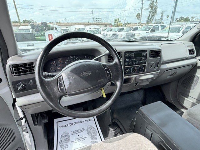 2000 Ford F550 - $22,888