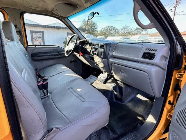 1999 Ford F450 XL photo