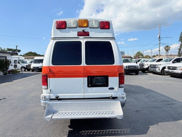 1999 Ford E350 - $13,888