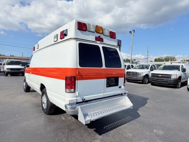 1999 Ford E350 - $13,888