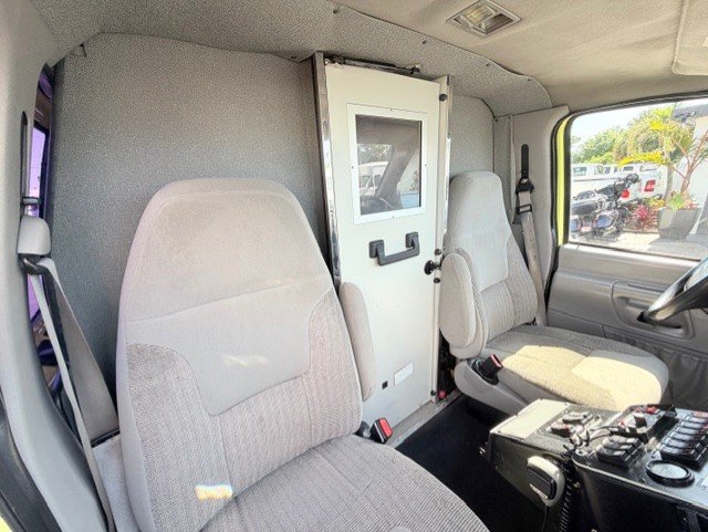 1999 Ford E350 - $13,888