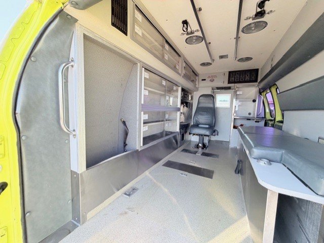 1999 Ford E350 - $13,888