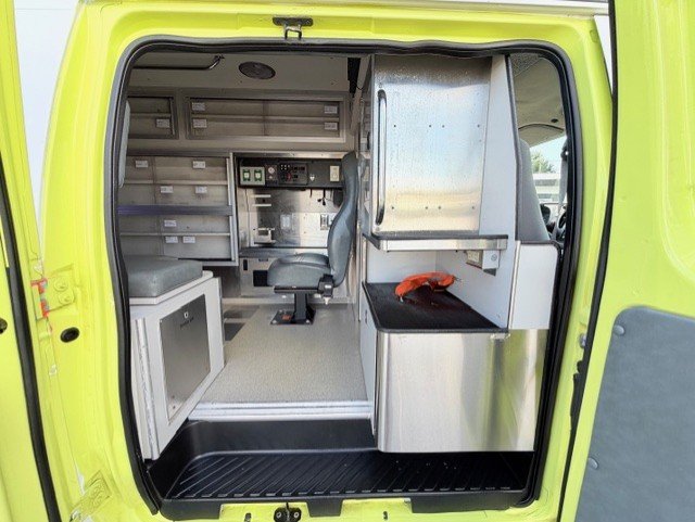 1999 Ford E350 - $13,888