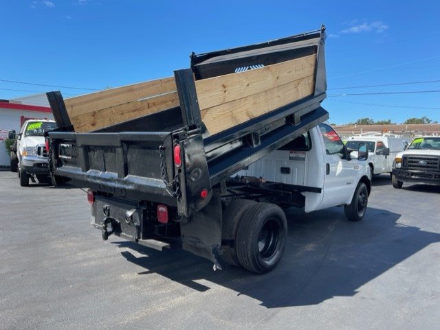 2005 Ford F350 XL photo
