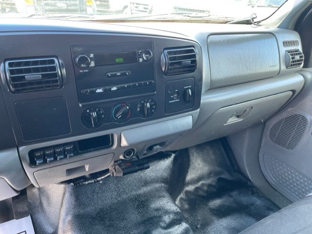 2005 Ford F350 XL photo