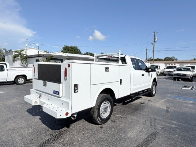 2022 Ford F-250 - $23,888