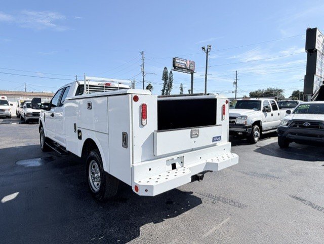 2022 Ford F-250 - $23,888