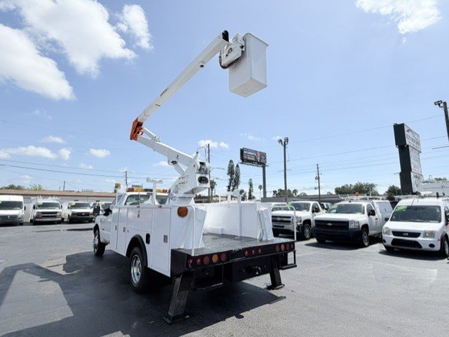 1999 Ford F550 - $25,888