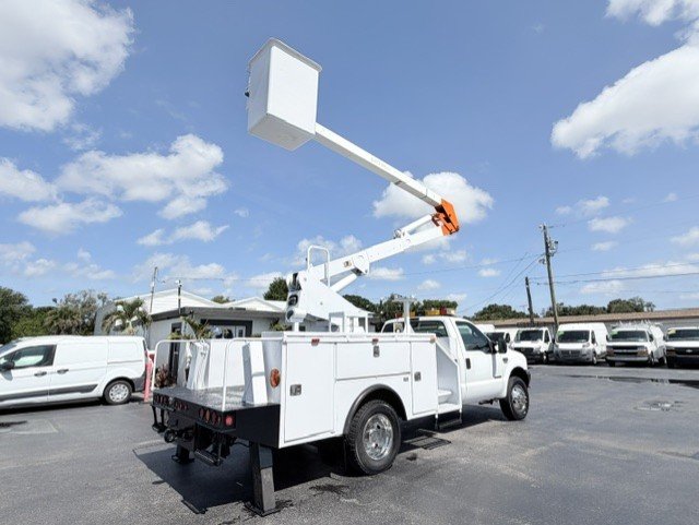 1999 Ford F550 - $25,888