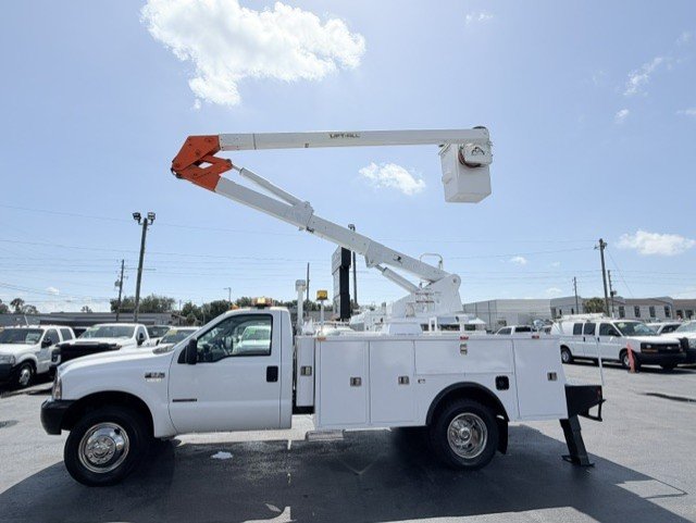 1999 Ford F550 - $25,888