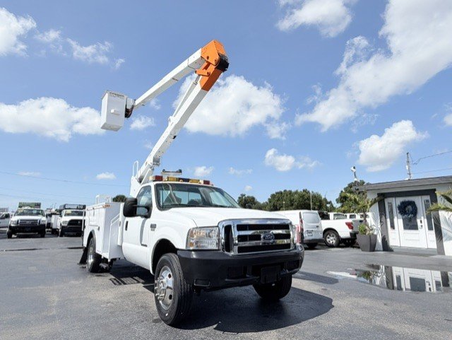 1999 Ford F550 - $25,888