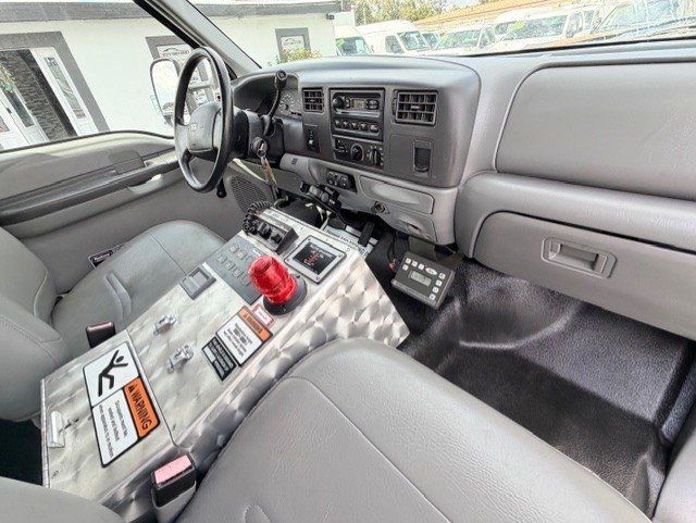 2002 Ford F-550 Super Duty