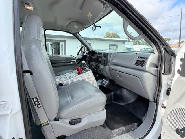 2002 Ford F-550 Super Duty