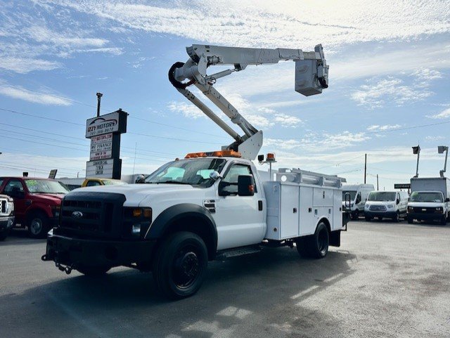 2008 Ford F-550 - $24,888