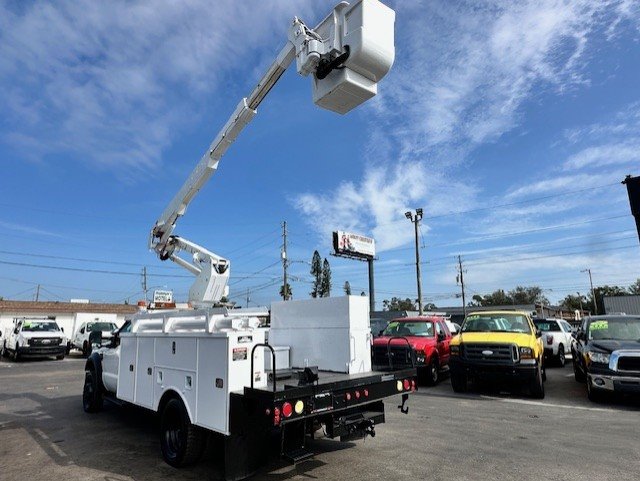 2008 Ford F-550 - $24,888