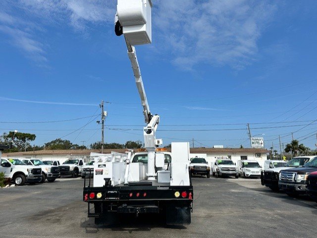 2008 Ford F-550 - $24,888