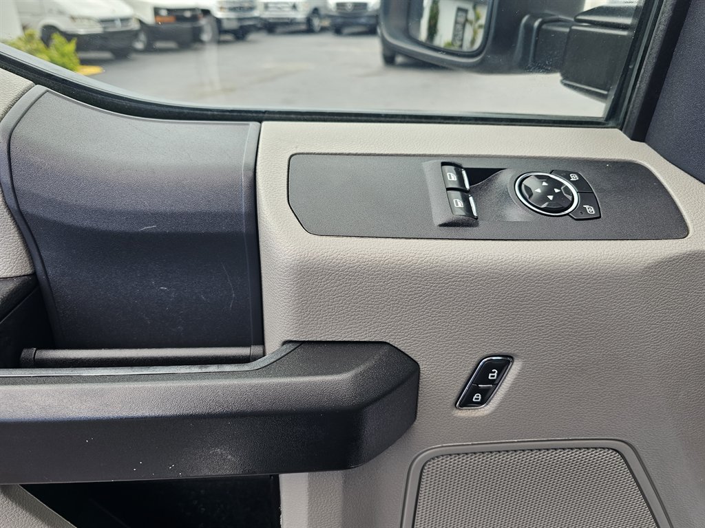2022 Ford F-250 - $26,888